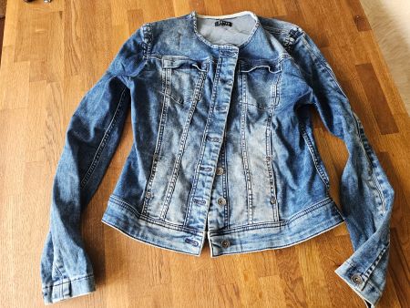 JONES Jeansjacke stretch Gr. 36  Top Zustand für Frühling!