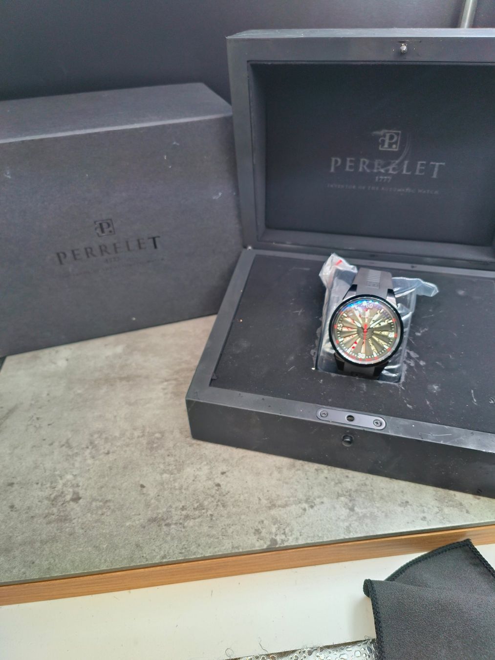 Perrelet Uhren: Perrelet – Neu (gemäss Beschreibung) aus La Chaux-de-Fonds von curtitswisswatches 1