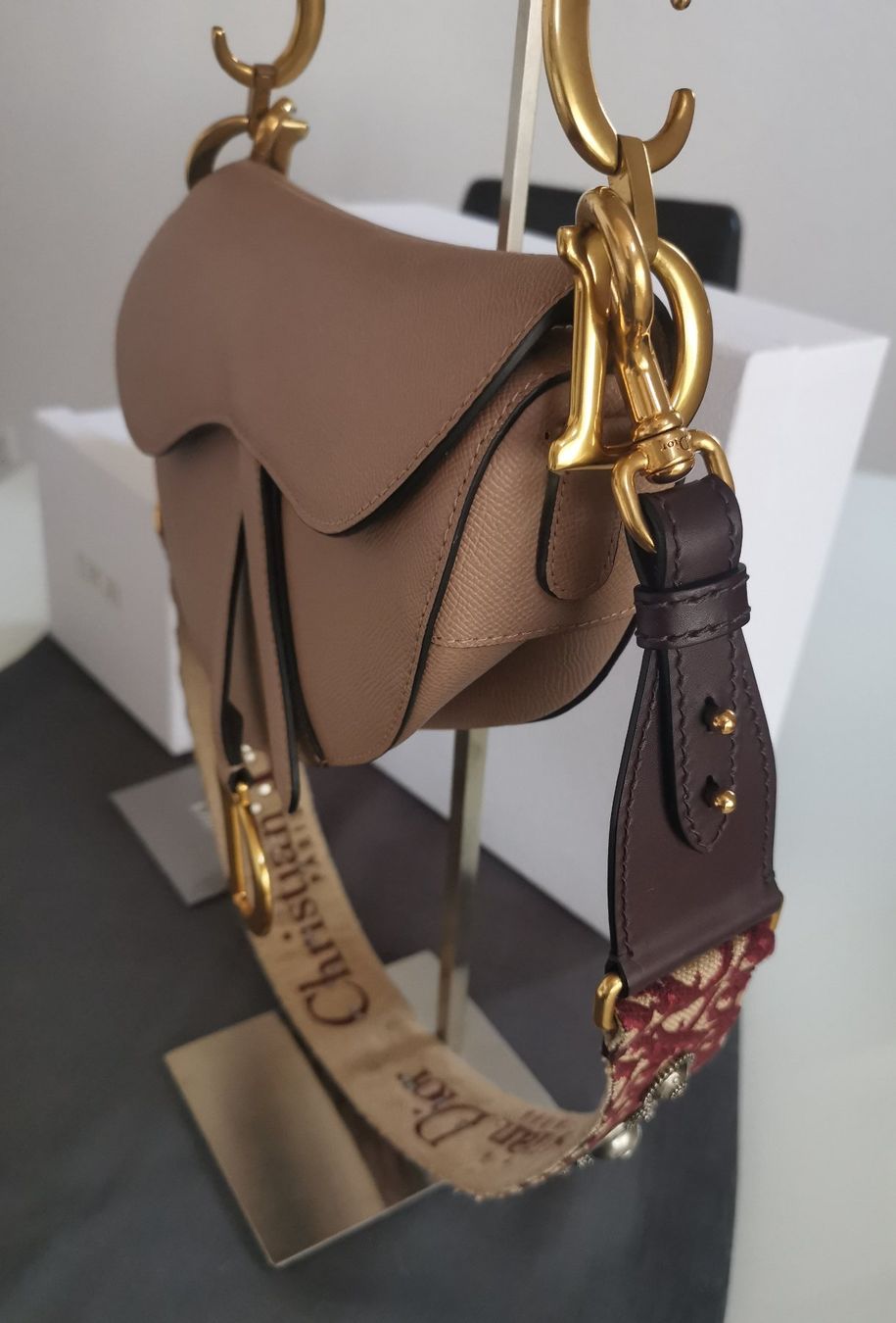 Dior Sacs femmes: Dior Saddle Bag medium mit Guitar Strap – D'occasion à Fehraltorf par freeform2020 6