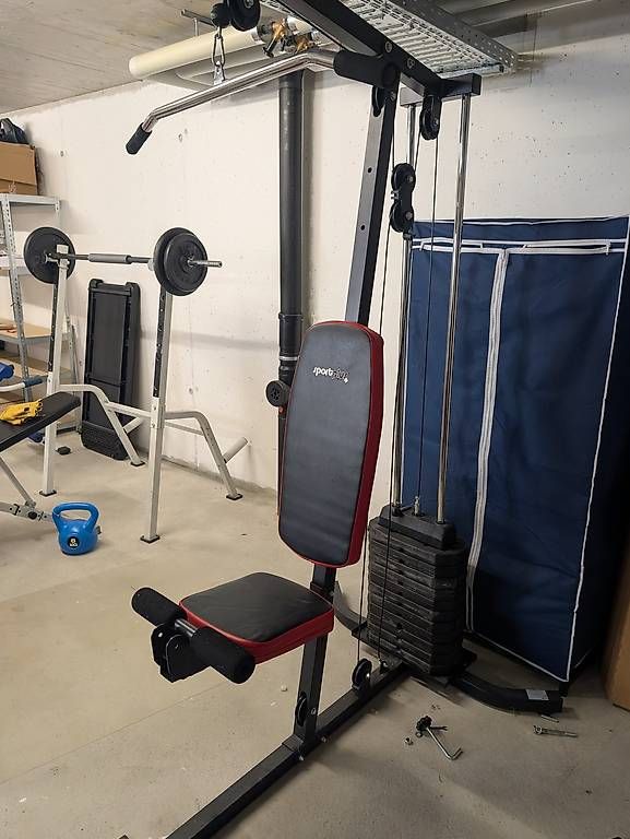 Vélos d'appartement: Latzugstation Trizeps Trainer Lat Tower – D'occasion à Allschwil par mangojuice 2
