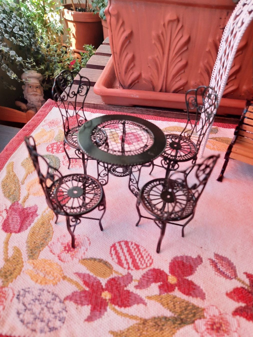 Case e mobili per bambole: Gartenmöbel-Set , Gartenbank, Gartengrill, Rosenbogen/ 1:12 – Nuovo (secondo la descrizione) da Allschwil venduto da saphira012 5