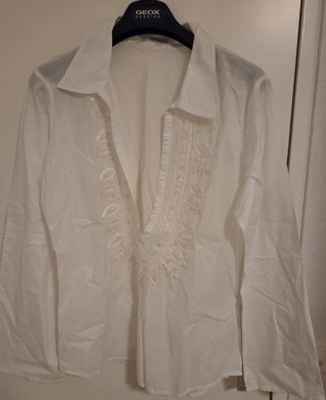 Lot de 2 tuniques blanche&rose saumon, brodées, taille L