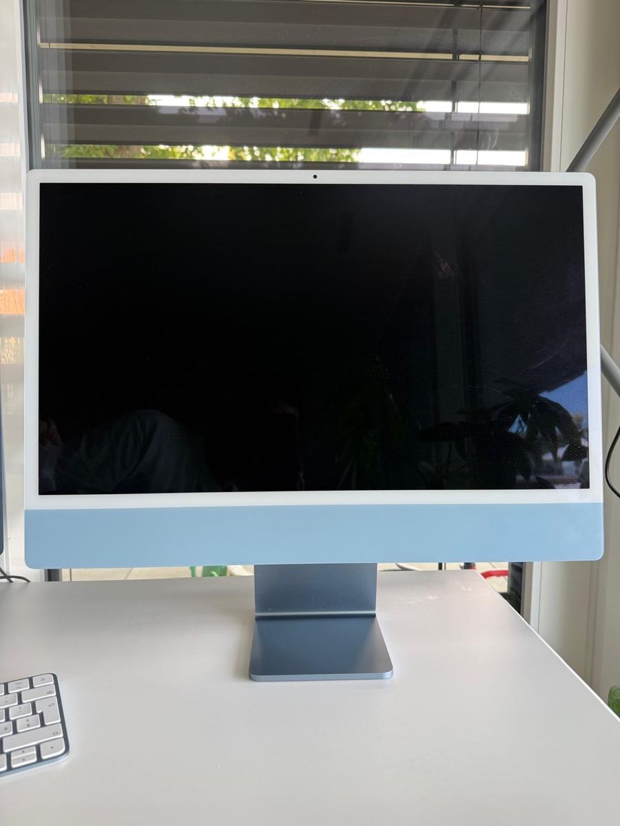 Apple PCs: Apple iMac 24” 2023 M3 8Go RAM 256Go – D'occasion à Neuchâtel par Chirpz79 1