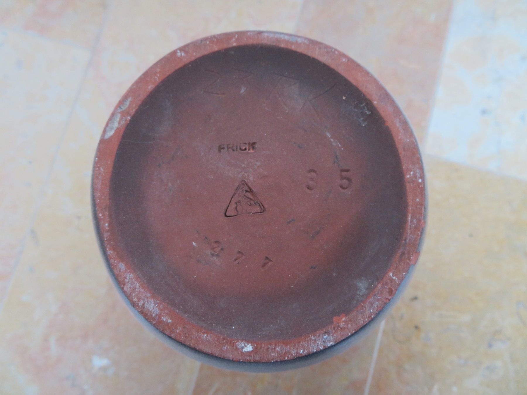 Vasen & Gefässe: Frick Keramik Zeitlose Ton-Vase – Gebraucht aus Reinach BL von WBZ-Flohmarkt 6