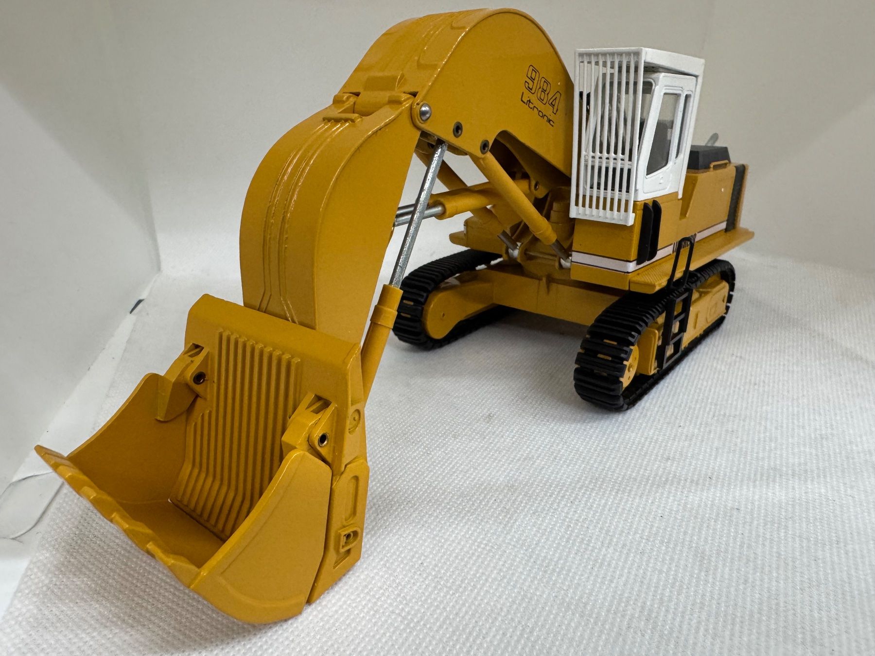 Liebherr Kit di modellismo & Modellini statici: Liebherr Hydraulikbagger R 984 B Conrad – Usato da Luzern venduto da aa43modelcars-Luzern 1