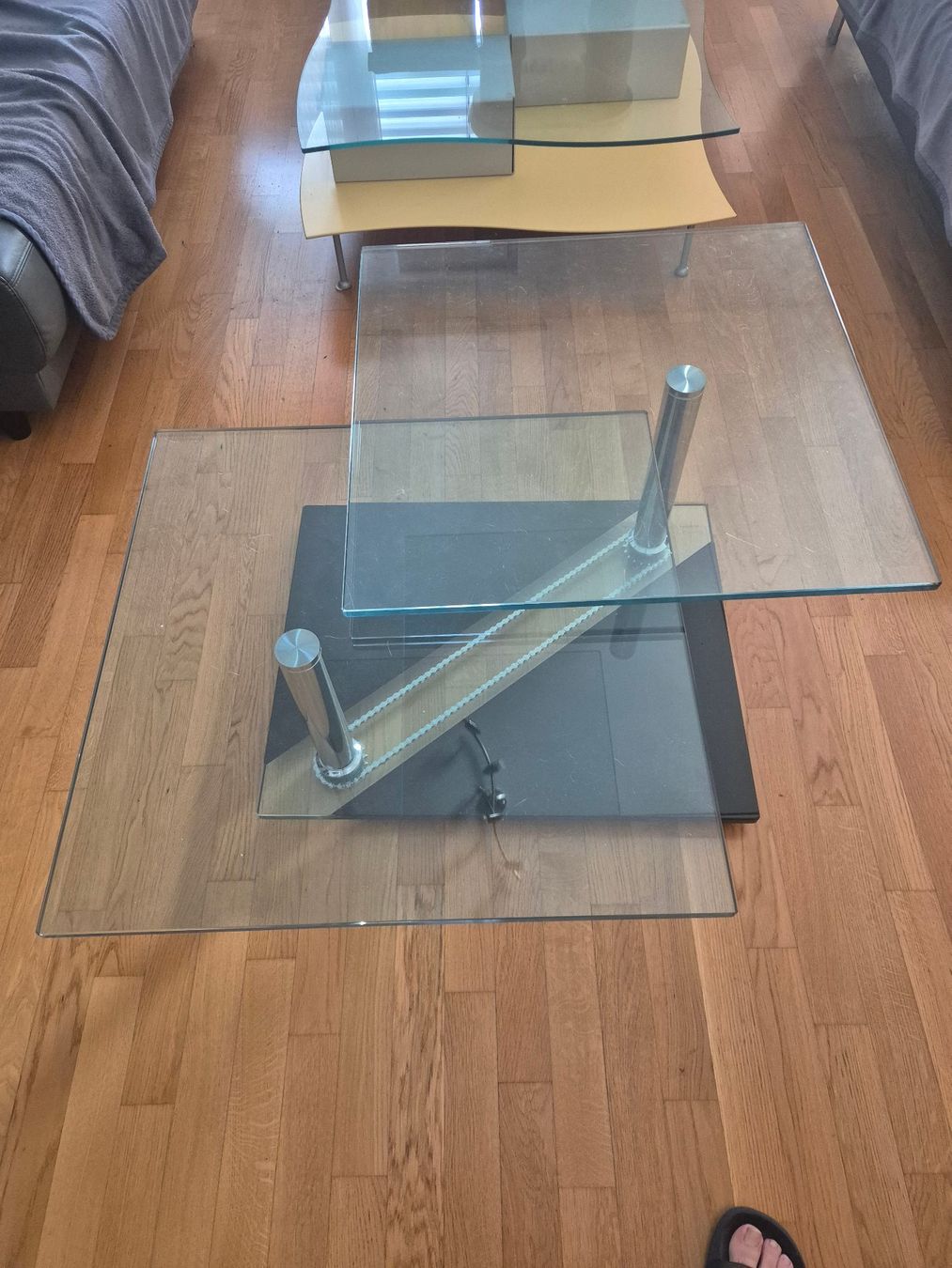 Tische: Couchtisch Glas – Gebraucht aus Birmensdorf ZH von cyr_5nfn 1