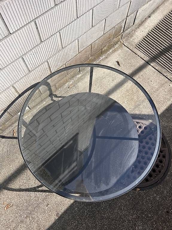 Tavoli: Glas Beistelltisch – Usato da Herisau venduto da langohrenglueck