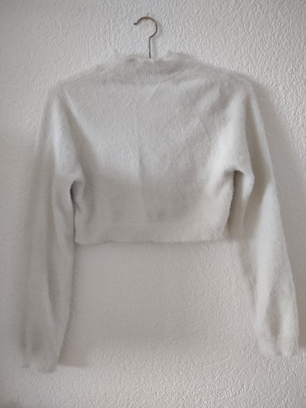 Tops: Pull court blanc taille M – D'occasion à Gasel par any_zyw8