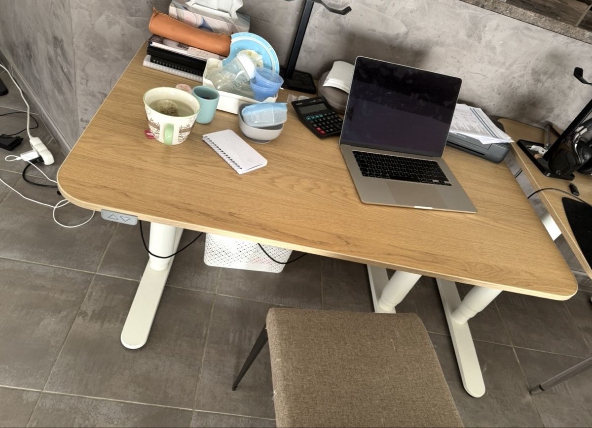 Scrivanie: Bureau électrique IKEA – Usato da Farvagny-le-Grand venduto da Leonne 1