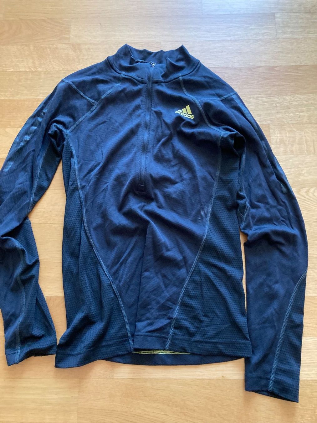 Adidas Giacche: (A/G) Adidas Trainer Oberteil 48 – Usato da Jonen venduto da Sevenb