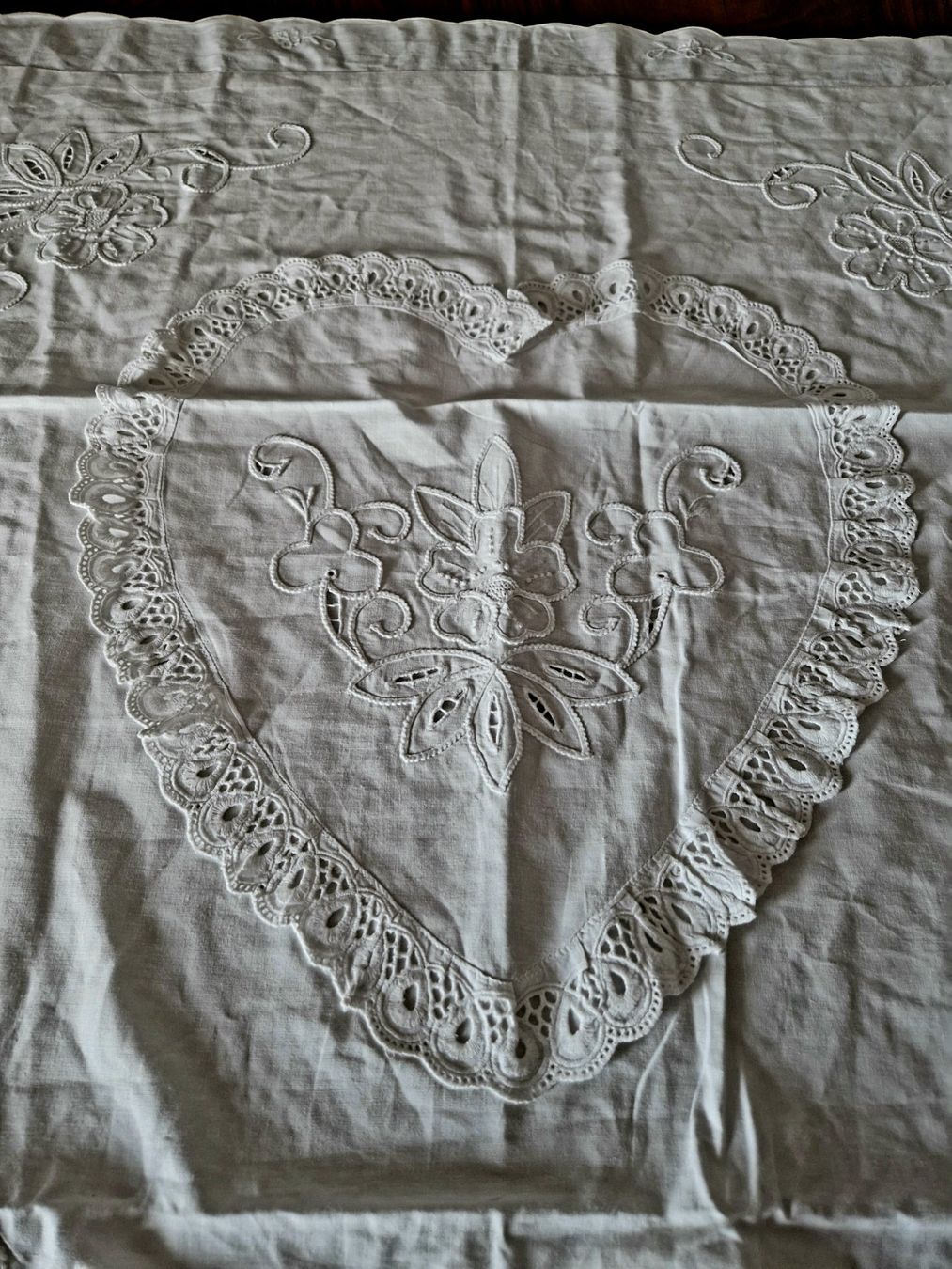 Bettwäsche: 2 Paradekissen mit Stickerei 92x92cm – Neu (gemäss Beschreibung) aus Bern von Antikbatik 2
