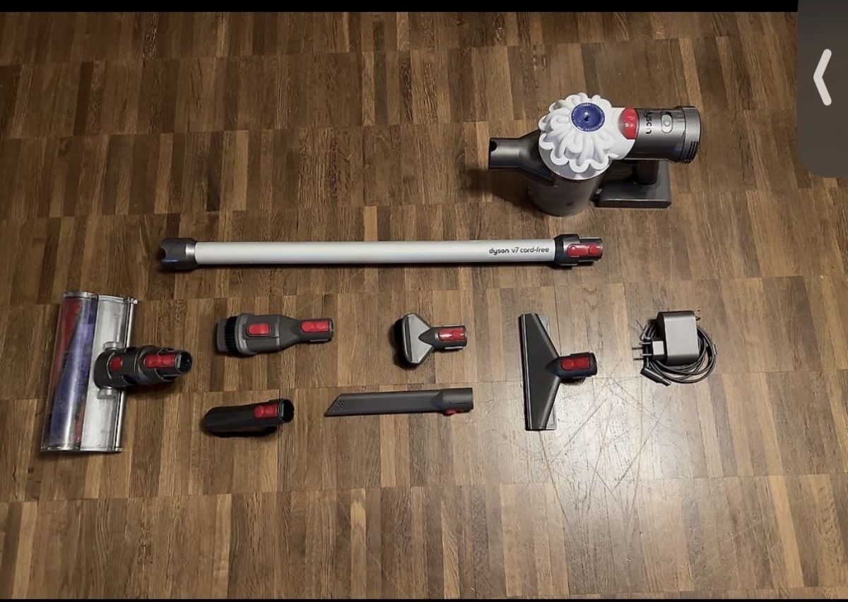 Dyson Aspirateurs & Accessoires: Dyson V7 Staubsauger – Neuf (Voir description) à Balgach par aberhalter