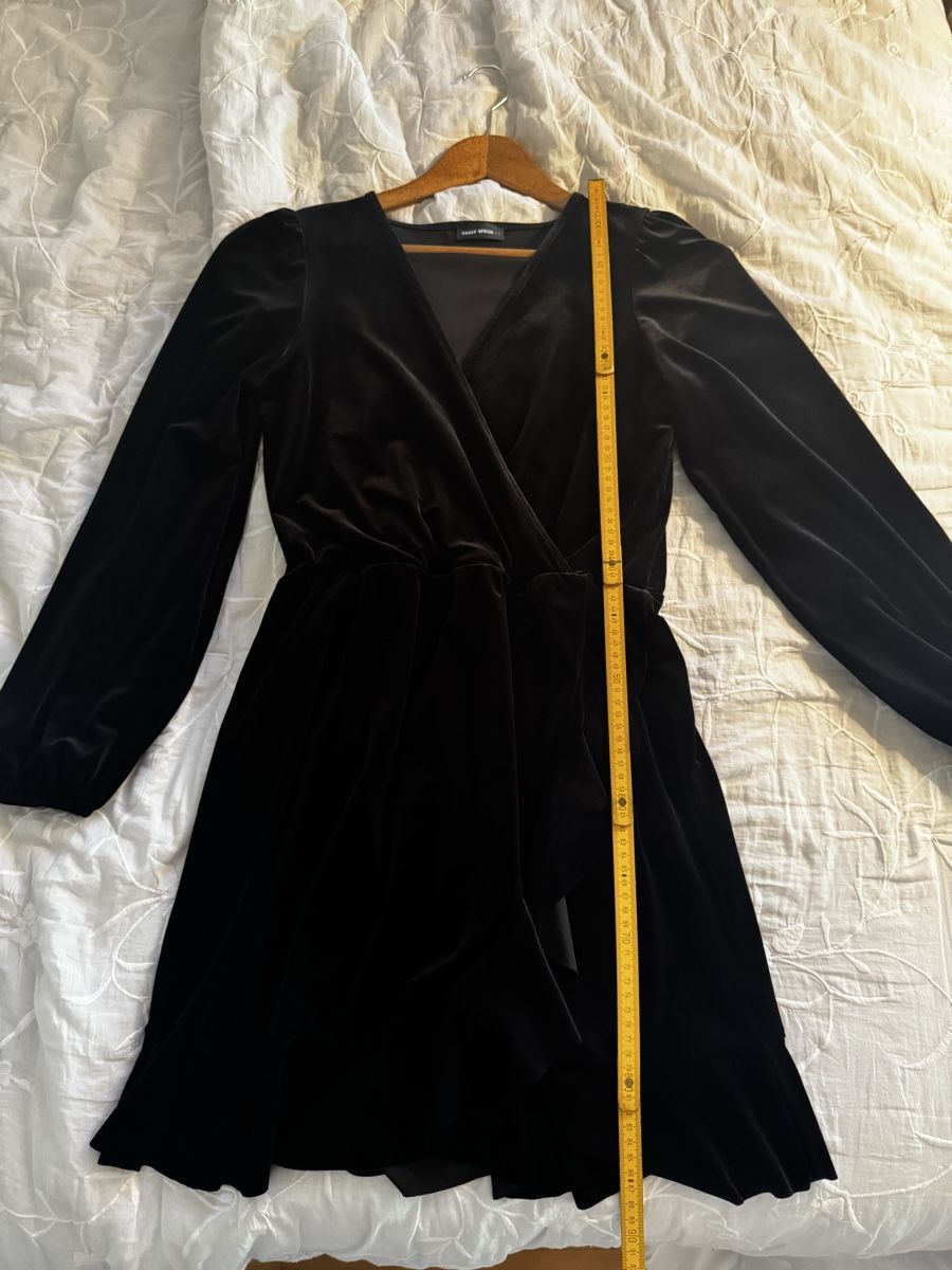 Tally Weijl Vestiti: Schwarzes Samt-Minikleid Gr. L – Nuovo (secondo la descrizione) da St. Gallen venduto da mic_y2tq