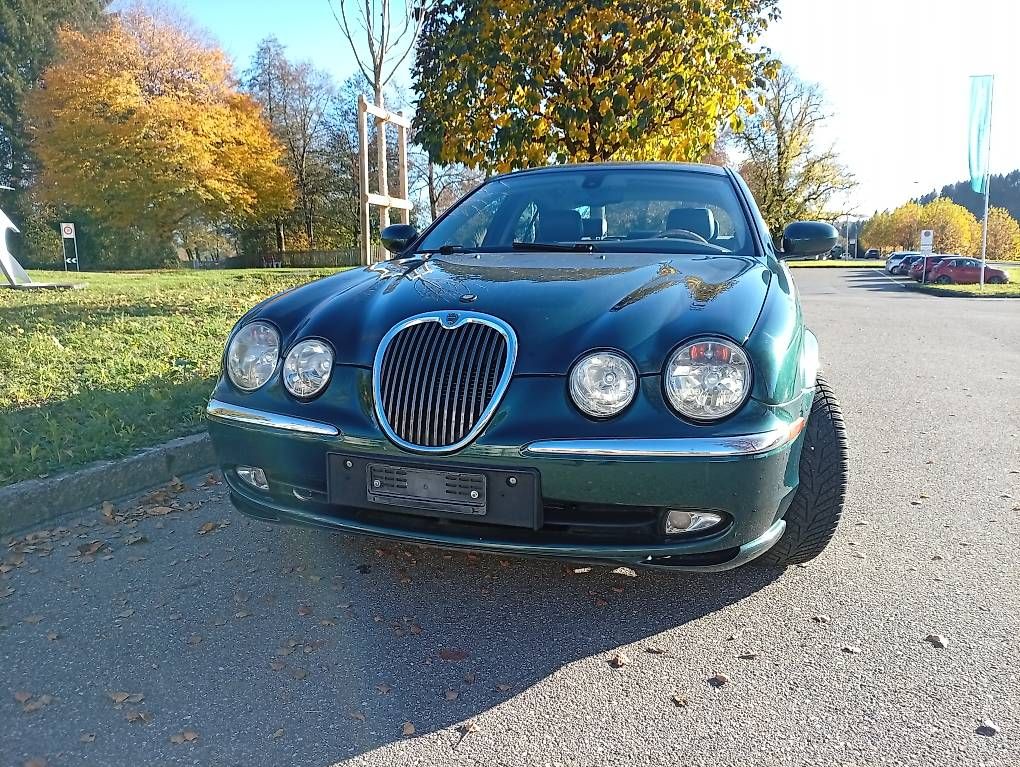 Automobili: JAGUAR S-TYPE 4,2 V8  ab MFK Juni 25 – Usato da Langenthal venduto da Jasson_Anderson 1