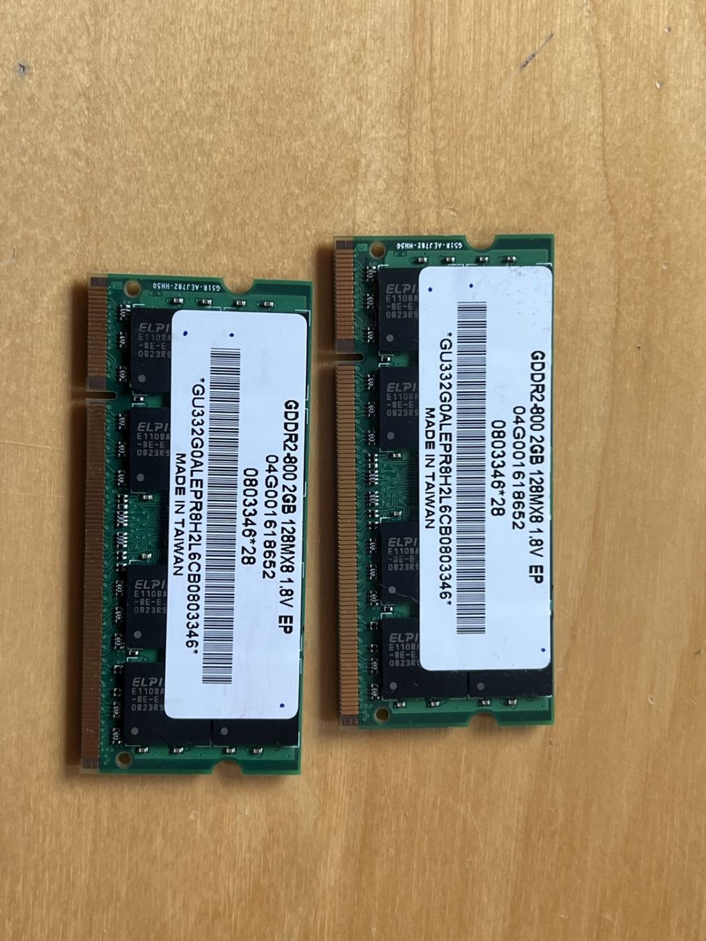Memoria / RAM: 2x 2GB GDDR2 800 128MX8 1.8v EP – Usato da Bioggio venduto da Lll1