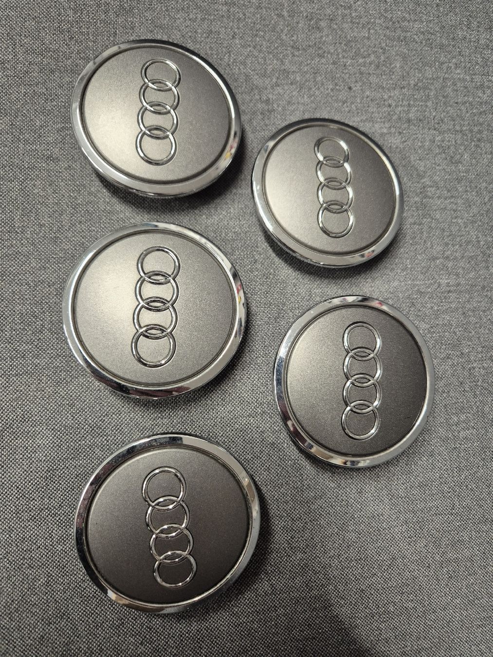 Audi Cerchioni: Audi Felgennabendeckel – Usato da Glarus venduto da uka_627m