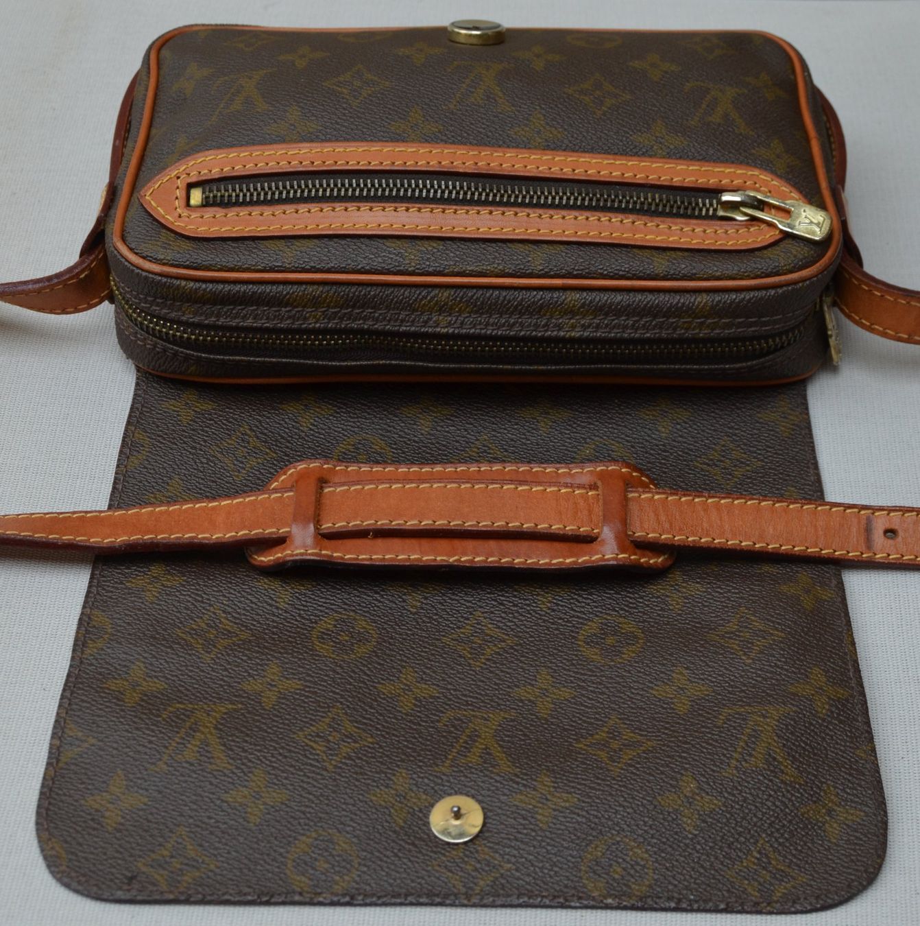 Louis Vuitton Taschen: Louis Vuitton Saint Germain Tasche / sac – Gebraucht aus Collonges von Auganien 6