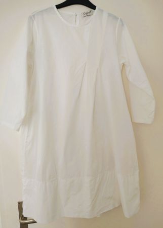 Sommerkleid mit Falten vorne, 3/4-Ärmeln und Knopf am Rücken