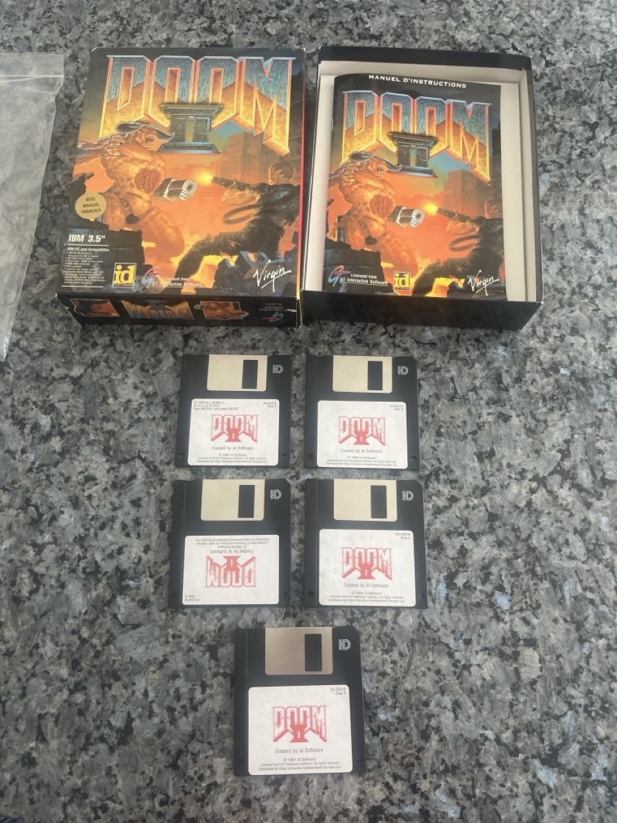 Giochi: Rare jeu Doom II pour PC IBM 3.5 disquettes et manuel – Usato da Crissier venduto da Texavery01