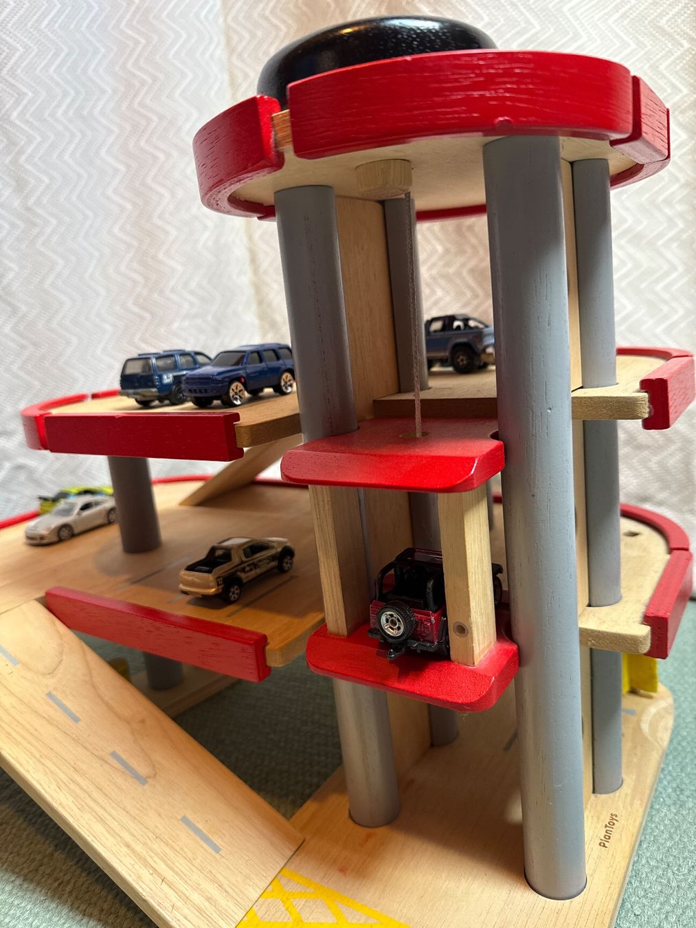 Giocattoli: Autogarage Holz – Usato da Basel venduto da pahn 1