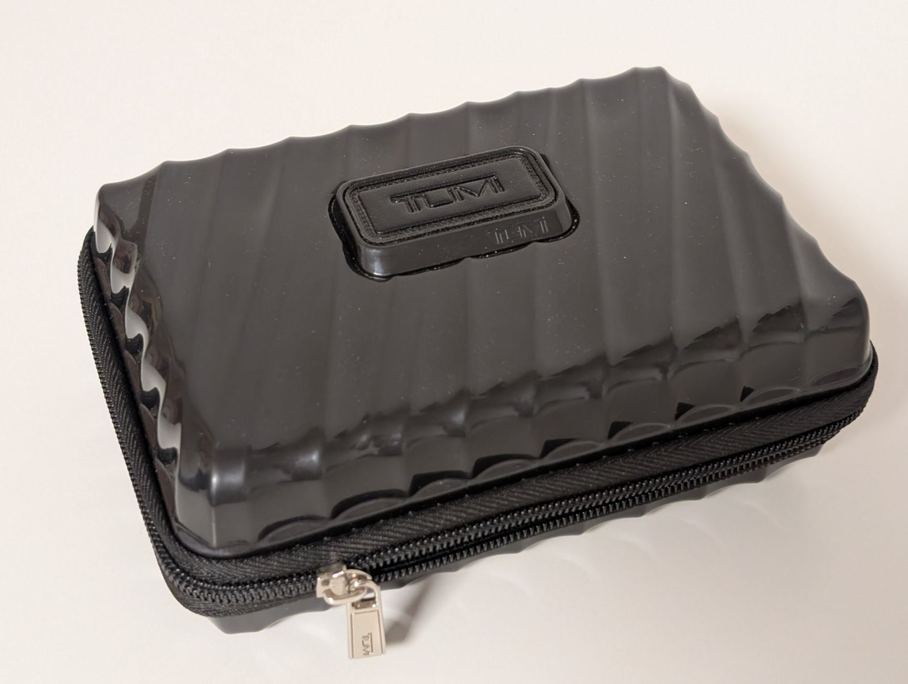 Sonstige Kleidung & Accessoires: DELTA Airlines Business Class Etui von Tumi – Gebraucht aus Zürich von Good_old_days 1