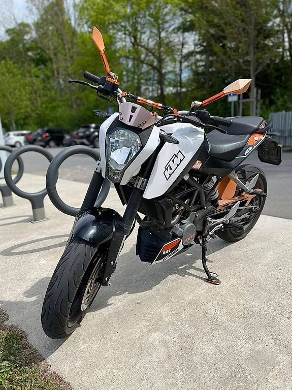 Strada: KTM Duke 125  2016 – Usato da Collombey venduto da eligrischuna