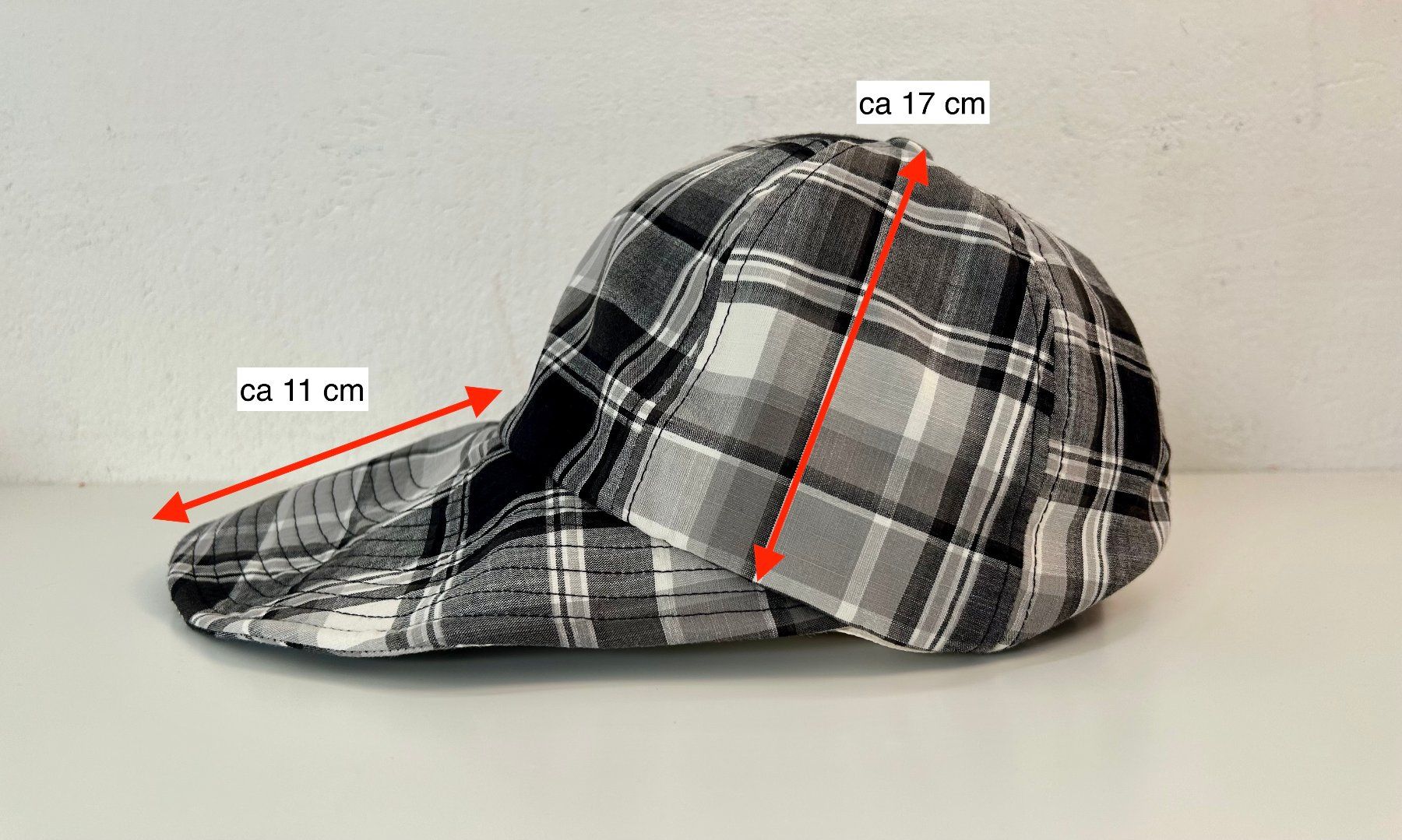 Copricapi, berretti & cappellini: Uniqlo C / Sommerhut – Usato da Dietlikon venduto da Mankai 9