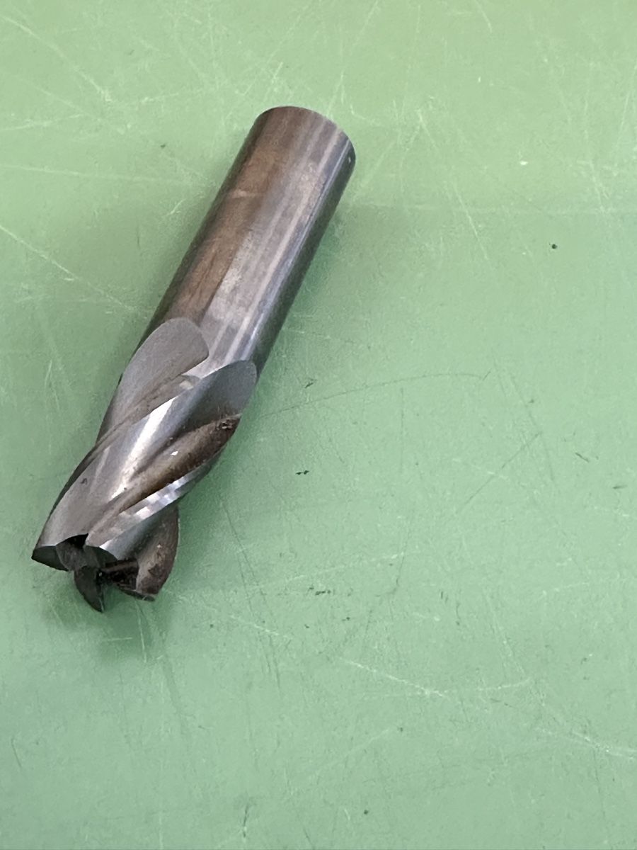 Tutti gli attrezzi: Carbide End Mill 16 mm, Schaftfräser.  – Usato da Aarberg venduto da SNMachines