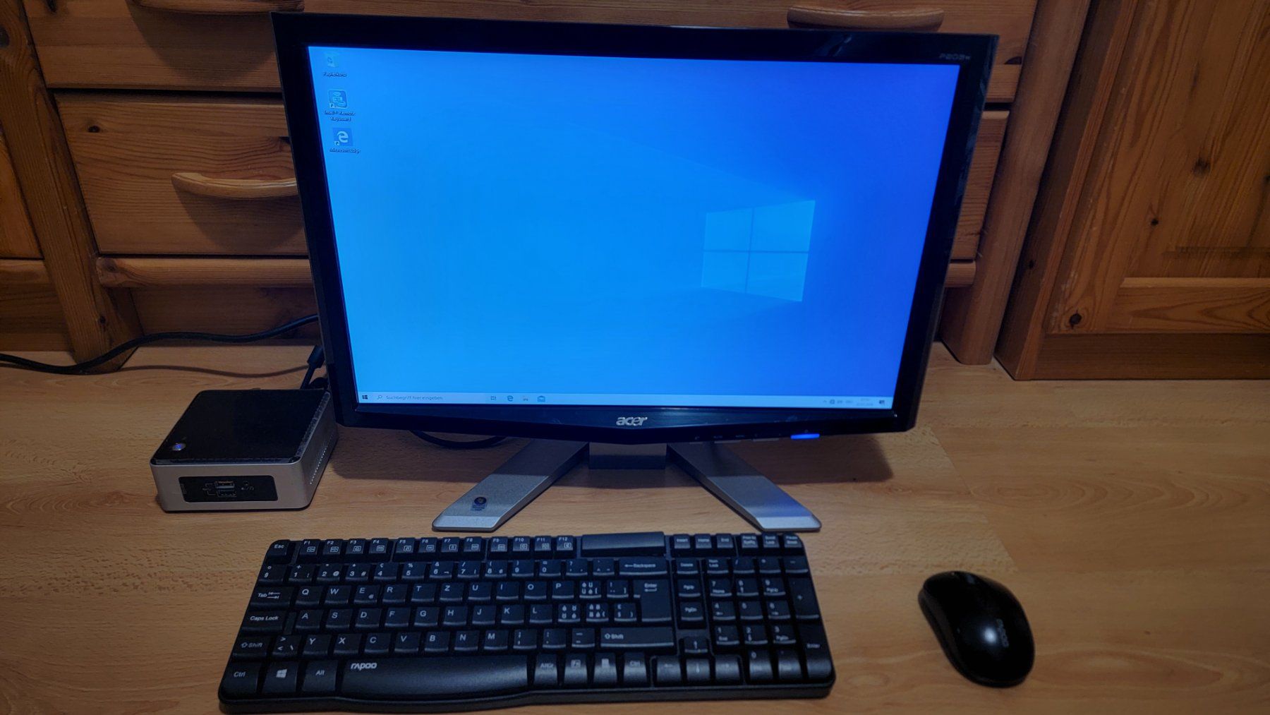 Intel PCs: Mini PC Intel NUC NUC5PGYH inkl. acer Bildschirm – Gebraucht aus Wetzikon ZH von Smartphone84