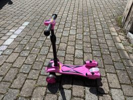 Kinder Scooter mit Sound und Rauch