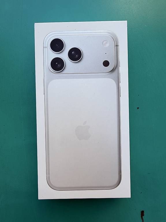 Portables: Apple iPhone 17 Pro Max 512go 2026 - Neuf scellé – D'occasion à Pully par forceed