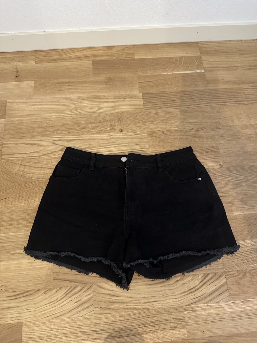 Primark Jeans: Damen Shorts – Nuovo (secondo la descrizione) da Bern venduto da akl_sy9s