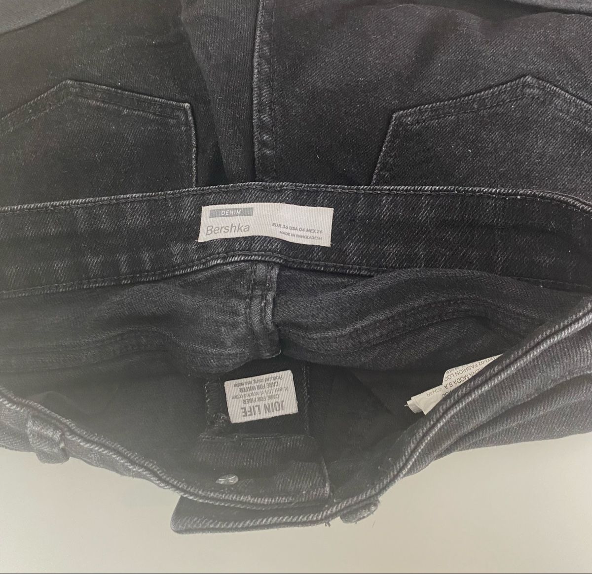 Bershka Pantaloni: Bershka schwarze Shorts Gr. 34 – Usato da Mellingen venduto da noencuentro 2