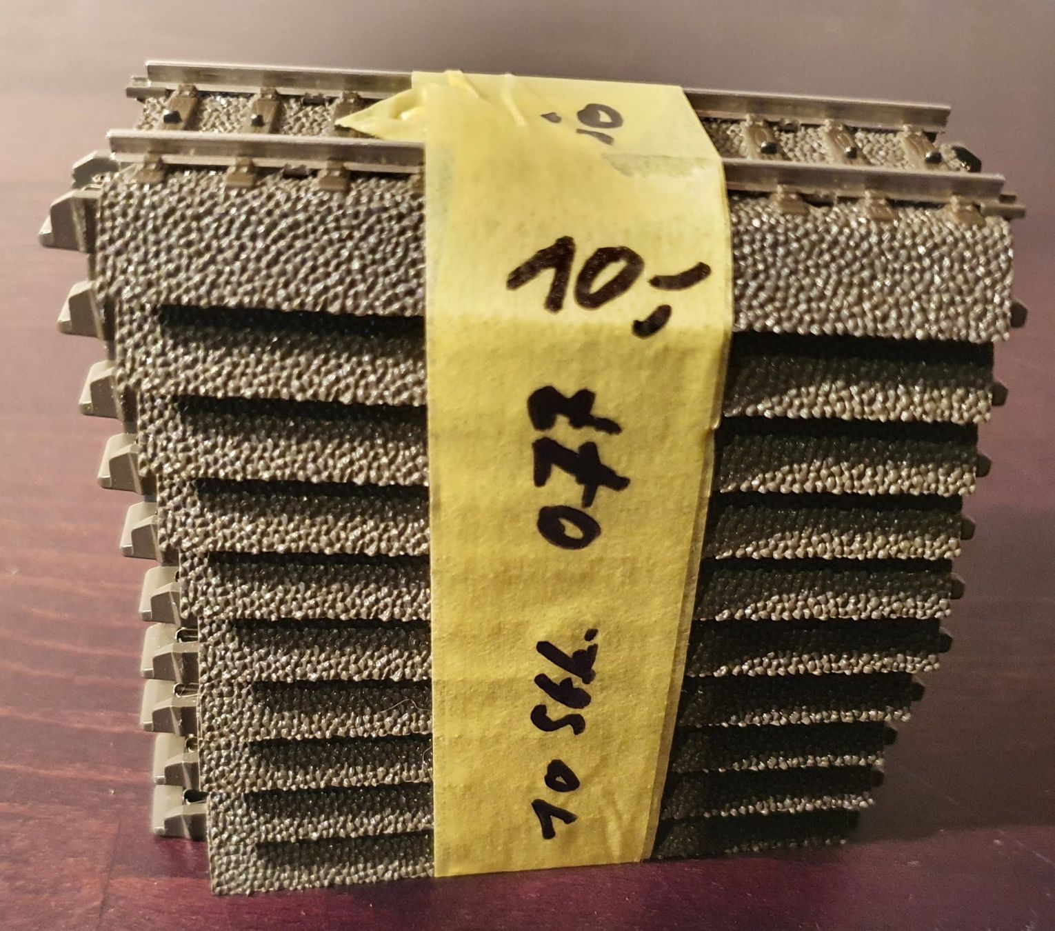 Märklin Modellini di ferrovie: MÄRKLIN: 10 X C-GLEISE GERADE 24077 – Usato da Biglen venduto da taunus82