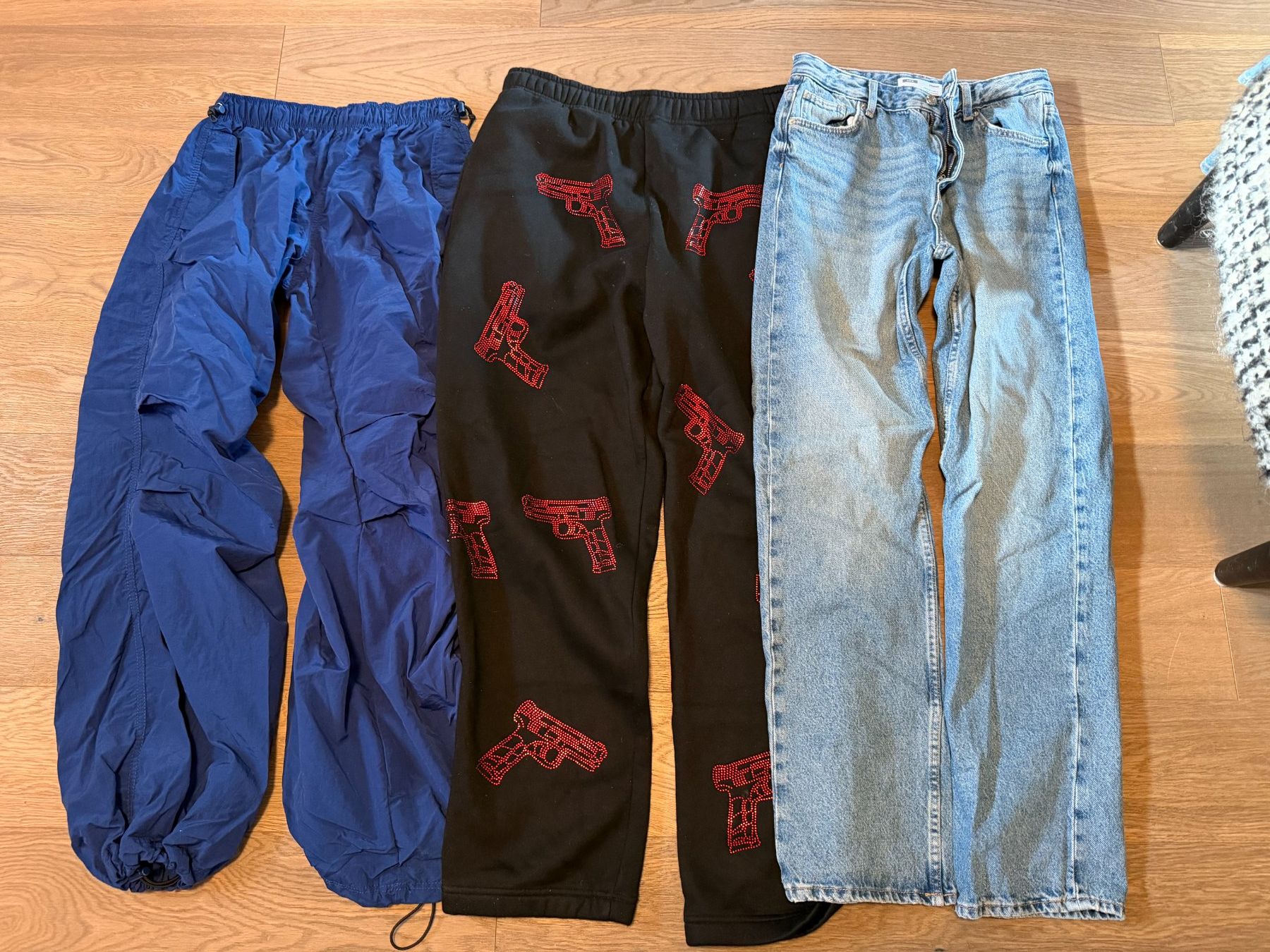 Lotti di vestiti: 6 Paar Hosen eine von Lacoste – Usato da Schaan venduto da nag789 2