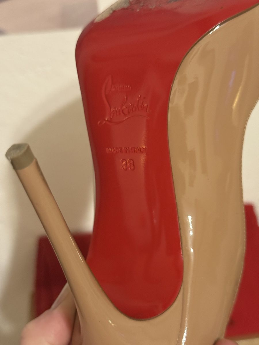Christian Louboutin Chaussures femmes: Christian Louboutin 100mm 38 – D'occasion à Laax GR par laga03 2