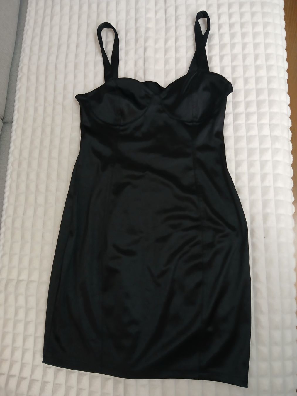 H&M Vestiti: Schwarzes Cocktailkleid, elegant & figurbetont Gr. 36 – Usato da Glattbrugg venduto da hap_8w8v 1