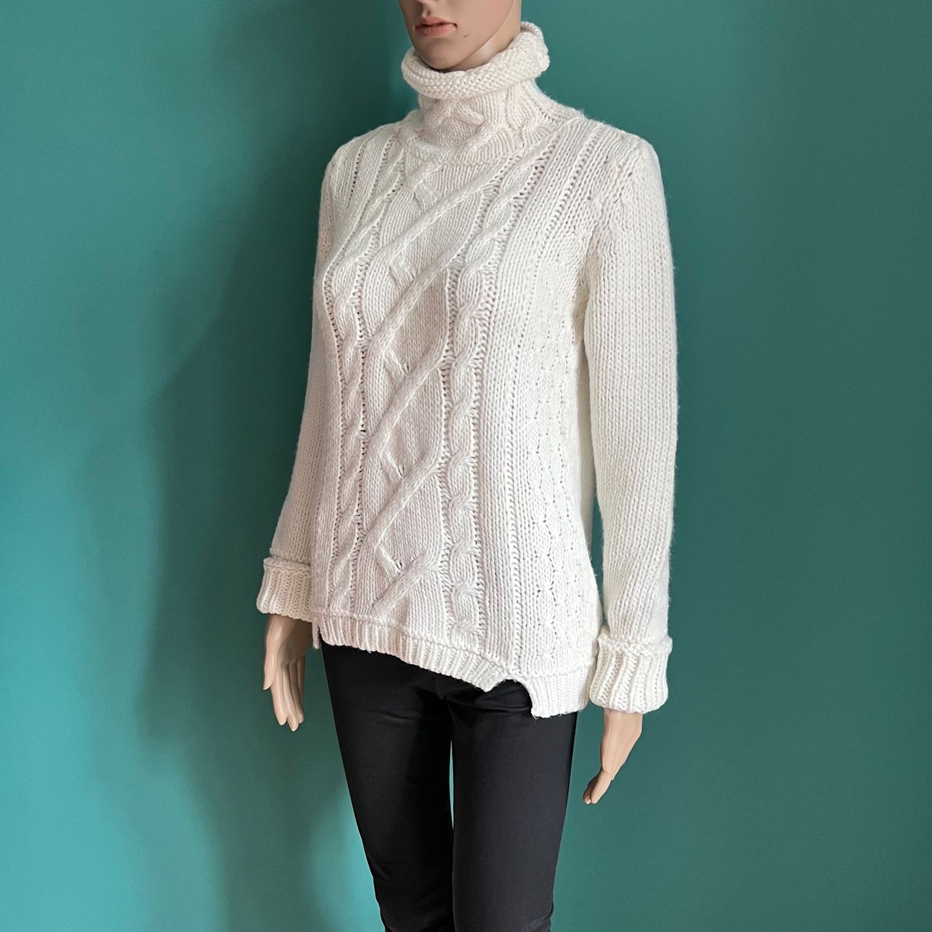 Zara Pulls & Sweat-shirts: ZARA KNIT Pullover mit Zopfstrickmuster 🤍 – D'occasion à Zürich par ClosetQueen 5