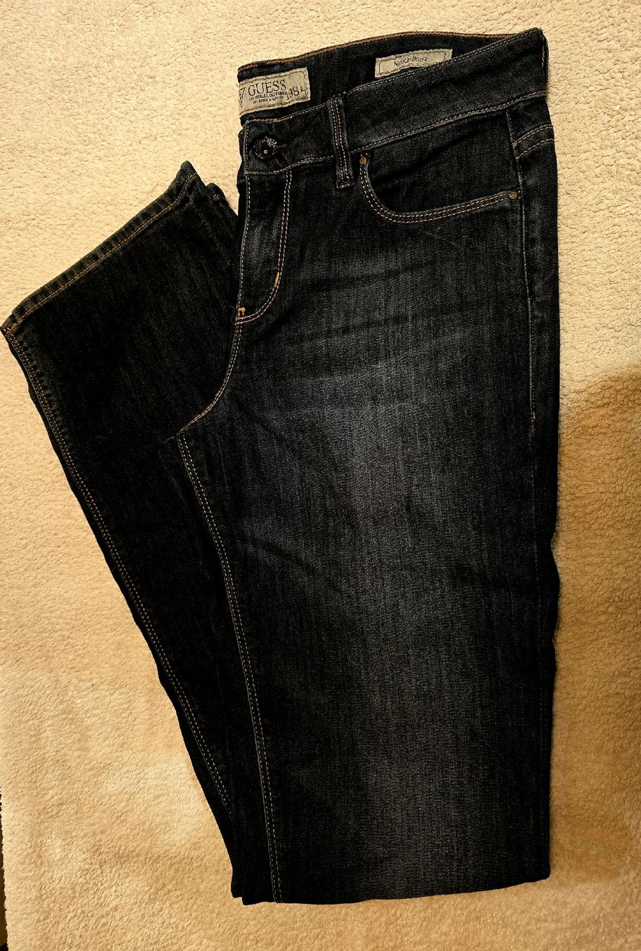 Guess Jeans: Jeans Guess, taille 28 – Usato da La Neuveville venduto da Diamise