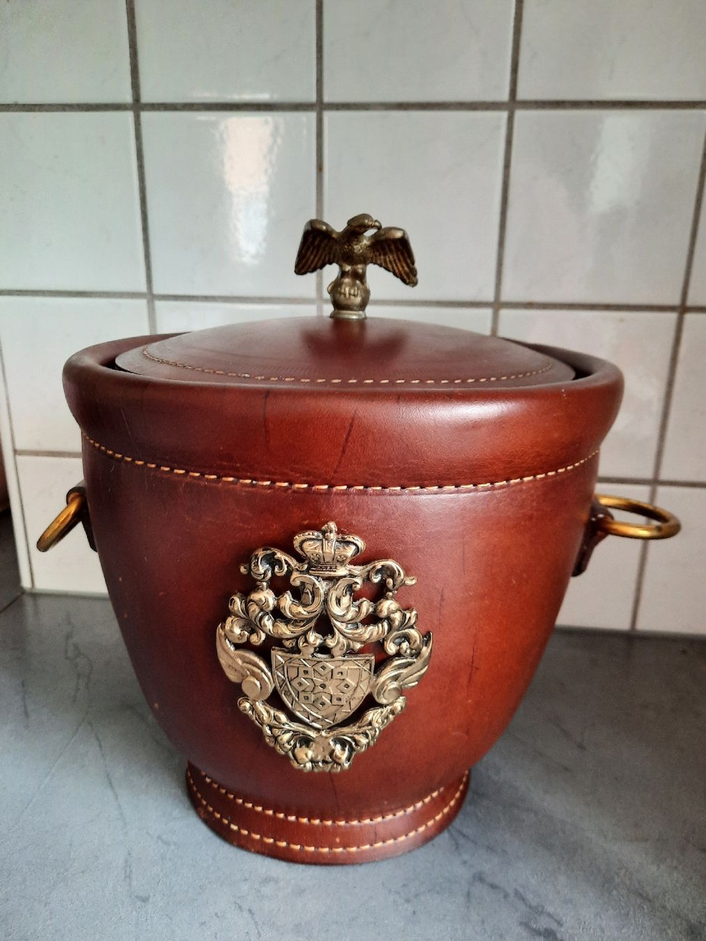 Altro per la casa: SEAU À GLAÇONS, en CUIR. VINTAGE – Usato da Le Locle venduto da marylise01