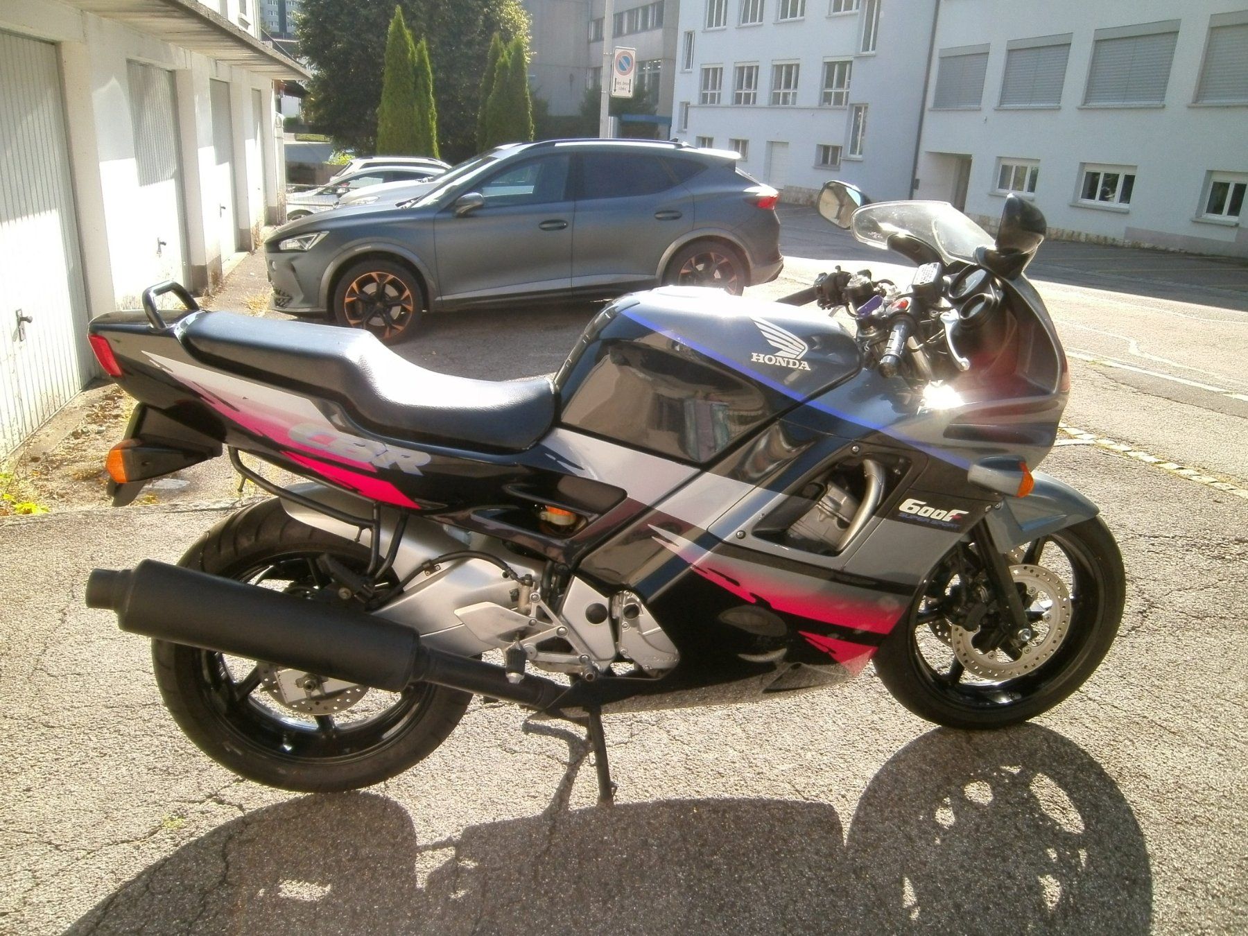 Honda Strada: Moto Honda CBR 600F 1992 – Usato da Moutier venduto da Mouschka 1