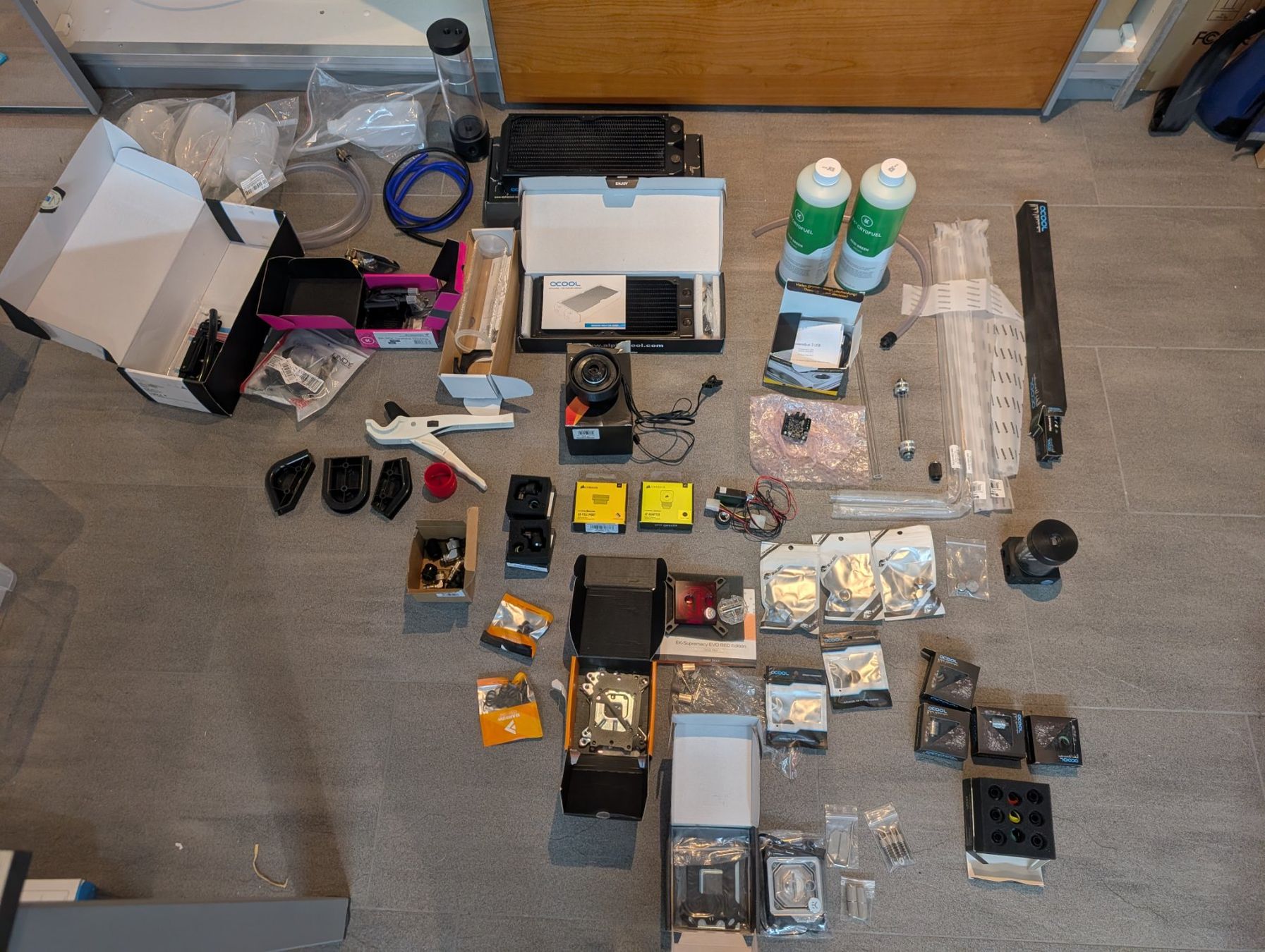 Composants électroniques: Div. Custom Loop Komponenten, Teilweise neu und ungebraucht – D'occasion à Schwarzenegg par Chiesa