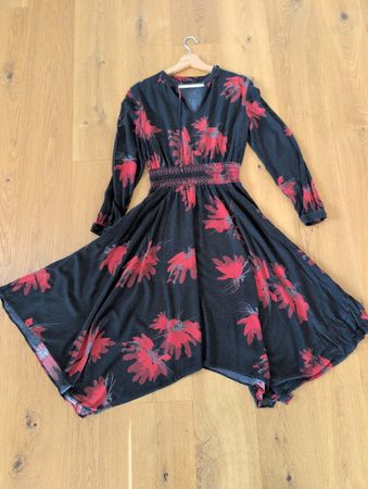 Desigual Kleid schwarz rot Blumenmuster Grösse 40