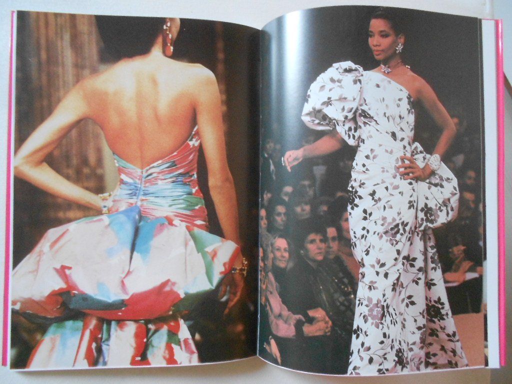Livres: YVE SAINT LAURENT  -  RETROSPECTIVE – D'occasion à Bex par Giorgiob 4