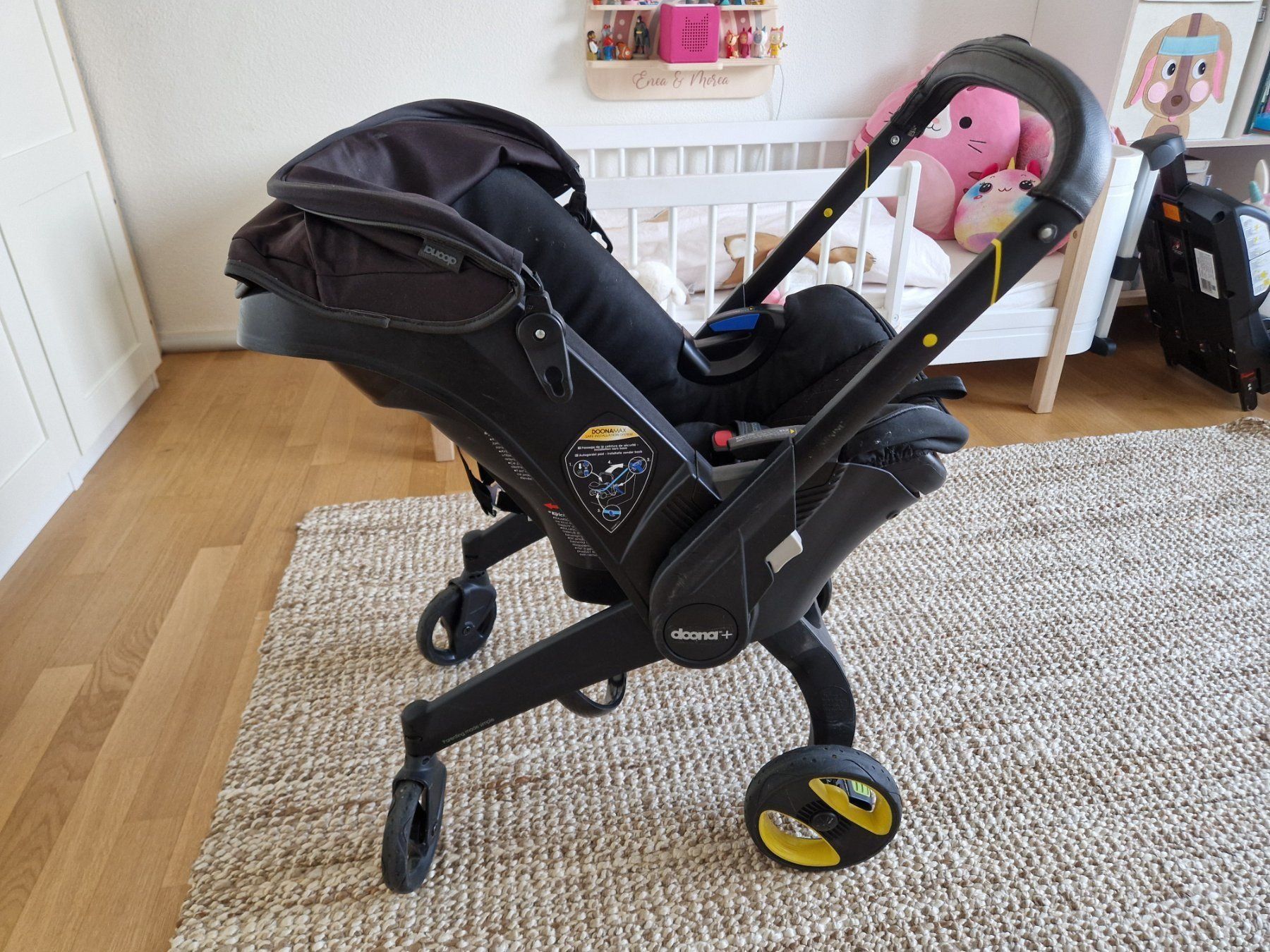 Doona Auto-Kindersitze: Babyschale Doona i Nitro Black inkl. Autostation – Gebraucht aus Küsnacht ZH von gmd243
