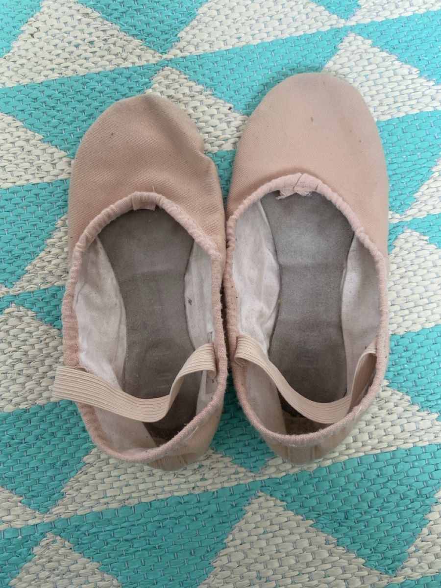 Bloch Chaussures filles: Bloch Ballettschuhe Größe 2,4 – D'occasion à Schaffhausen par Choliday