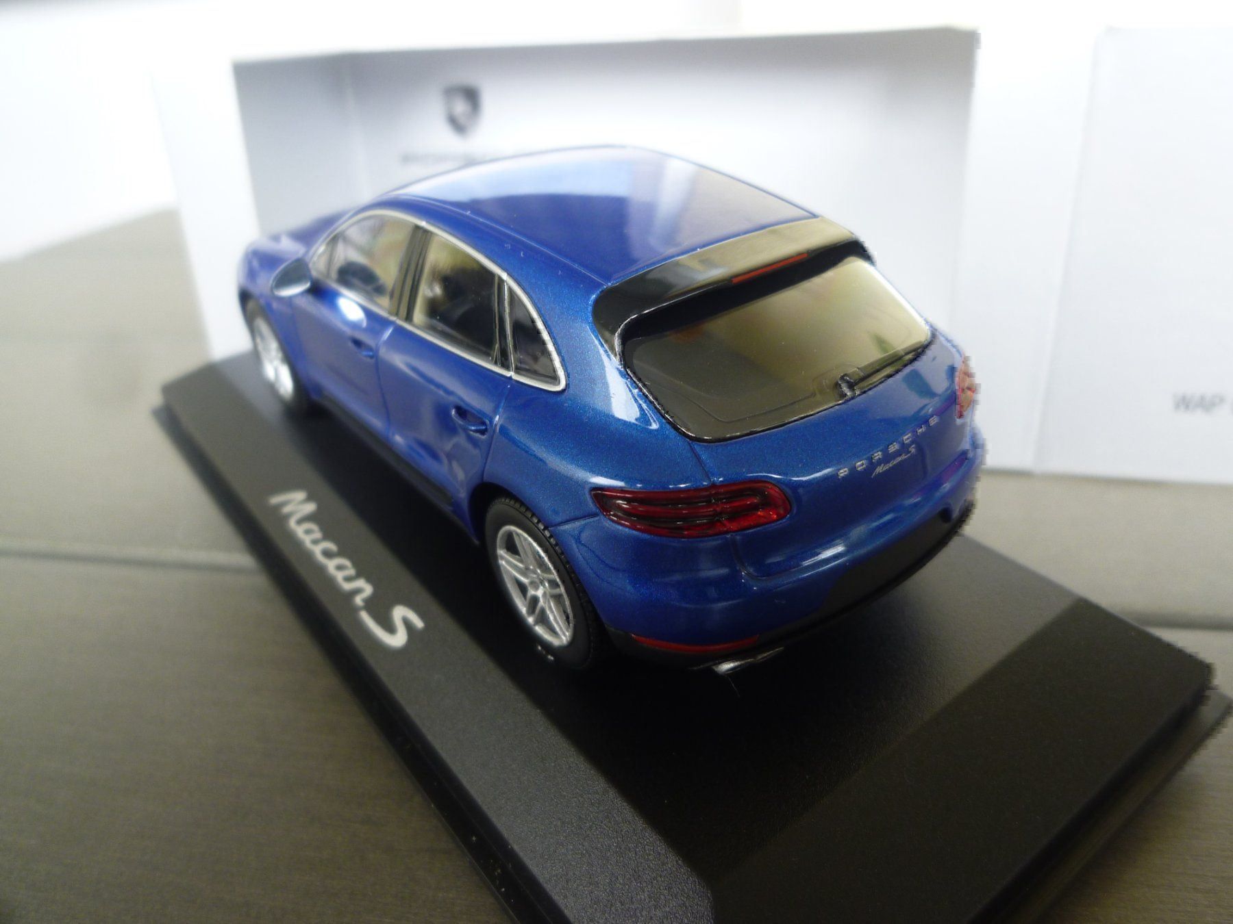 Minichamps Modellini d'auto: Porsche Macan S – Nuovo e nell'imballaggio originale da Flawil venduto da Imperiosud 3