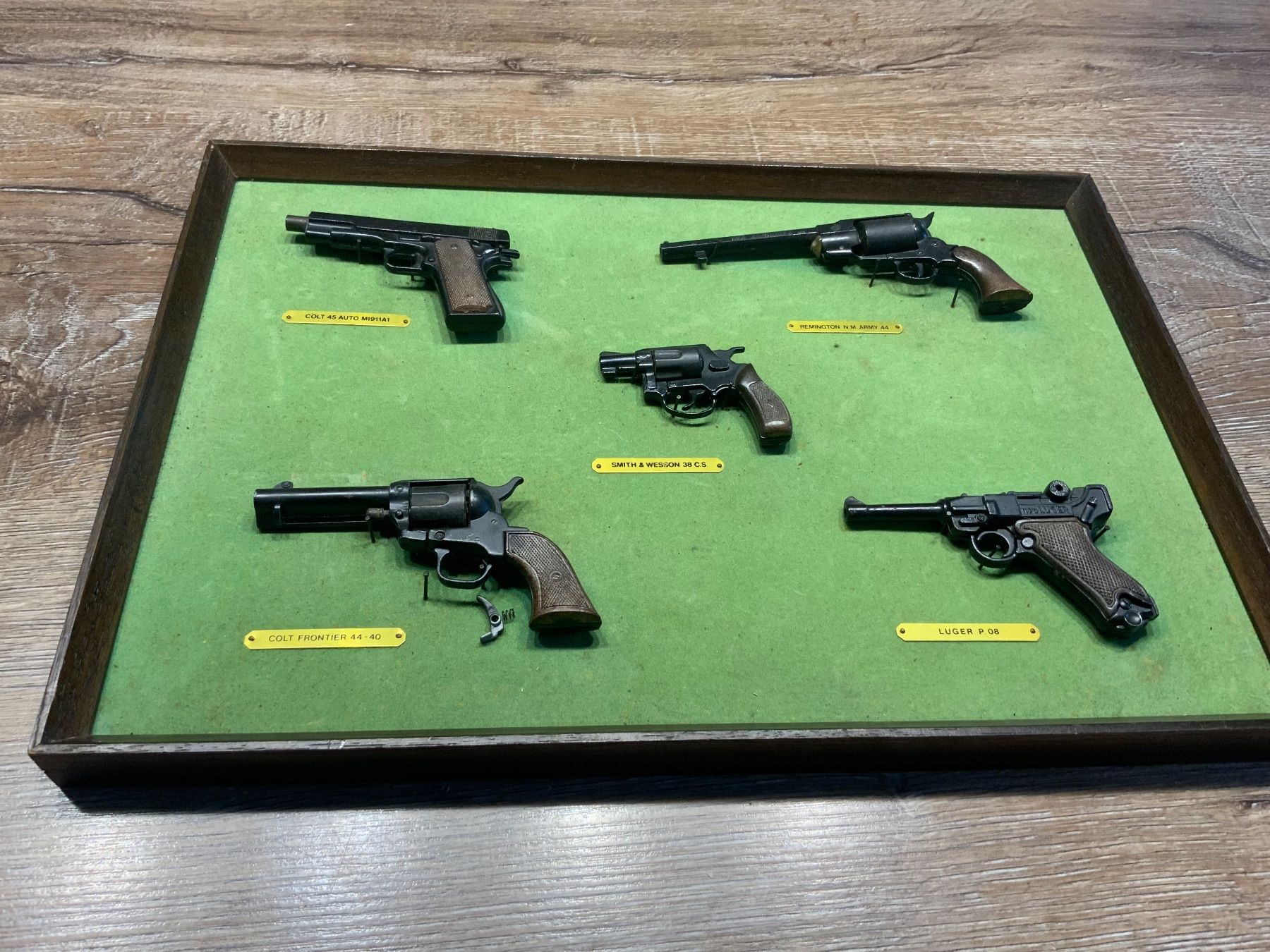 Libri: Bild Sammlung Miniatur Handfeuerwaffen. – Usato da Willisau venduto da Minali 1