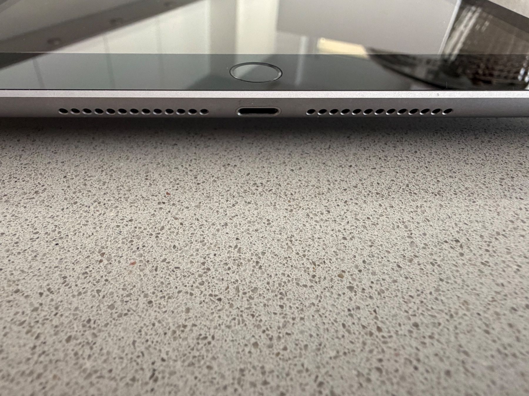 Apple Tablettes PC: Apple iPad Tablet grau gebraucht mit Ladekabel – D'occasion à Winkel par mic_8kbz 9
