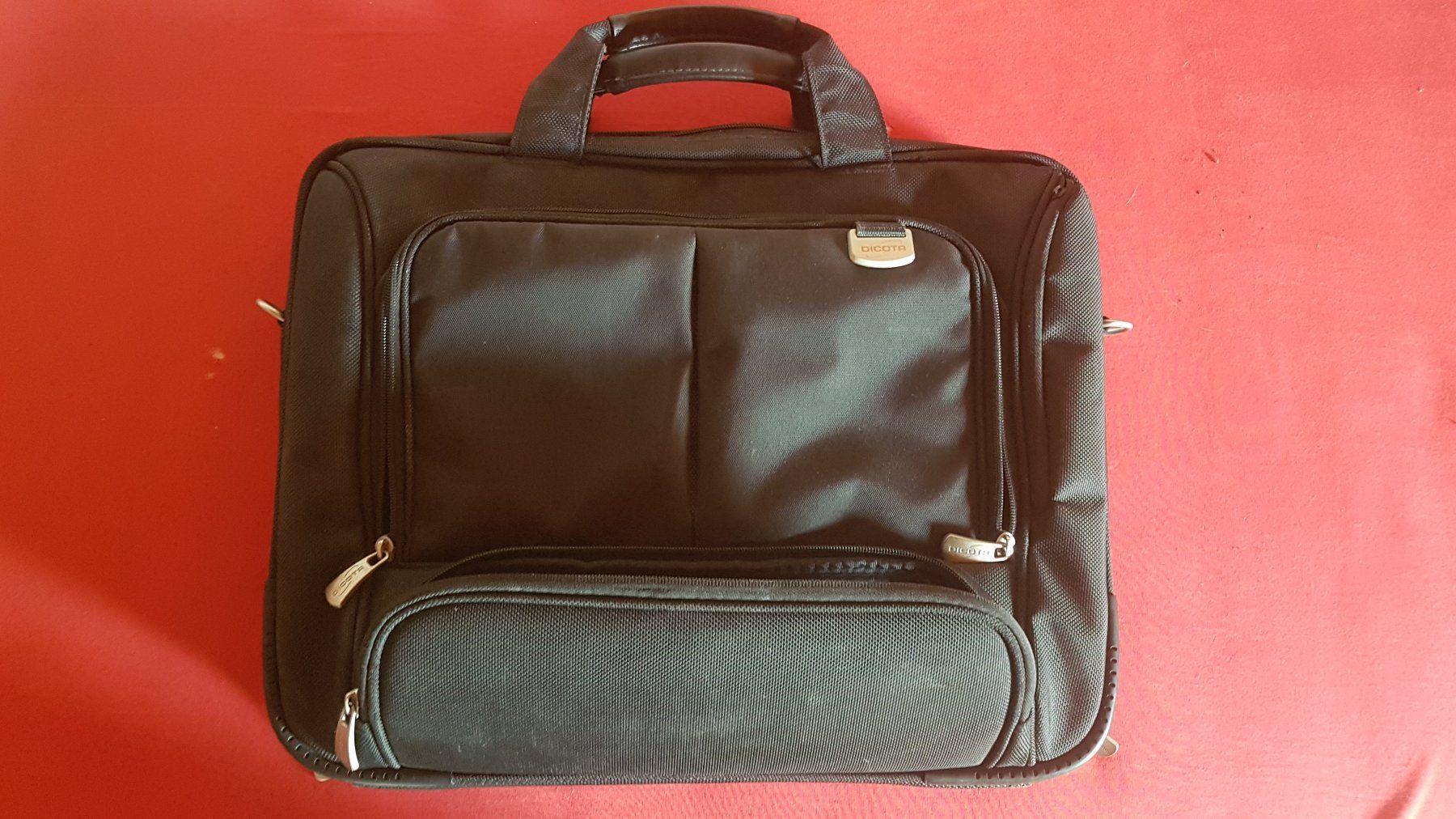 Borse: Gebrauchte Digittus Laptoptasche, Top Zustand, Schwarz – Usato da Huttwil venduto da Rvaf
